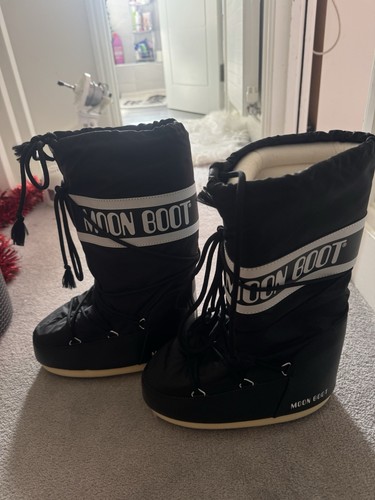 Moon boots brand new - moon,
