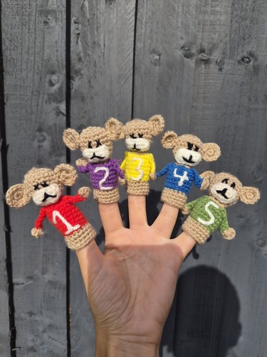 Five little monkeys hand - five,