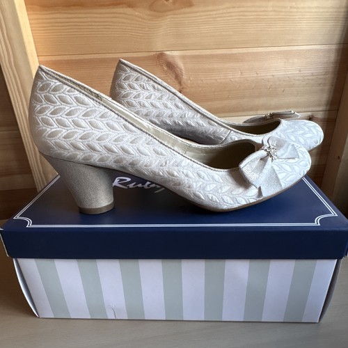 Ruby shoo lilly cream leaf - shoo,