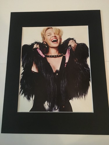 Kylie minogue mounted picture - minogue-mounted,