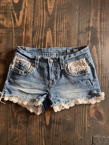 Miss signature shorts - me,