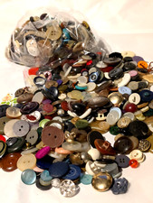 JOB LOT  VINTAGE BUTTONS