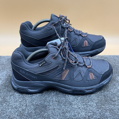 Mismatched pair salomon - *mismatched,