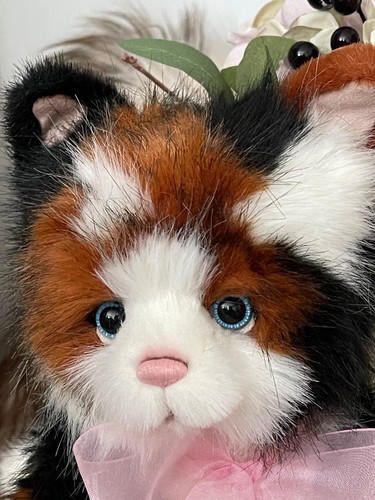 Charlie bears dah - la,
