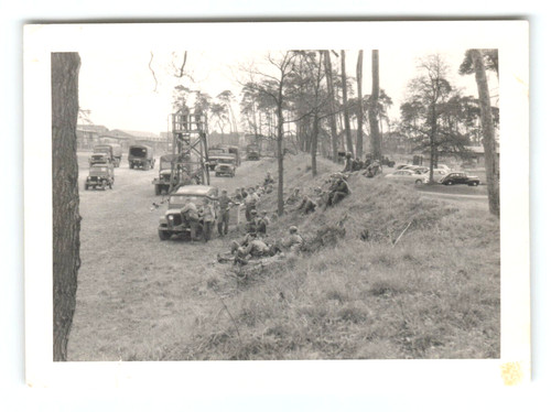 Photo 4x4 1 2 military - b&w, 3-1/4x4-1/2