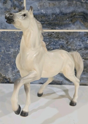 Hagen renaker turning arab - renaker,