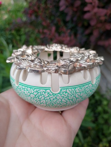 Pretty potpourri pot - pot,