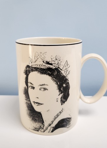 Wedgwood royal silver jubilee - royal,
