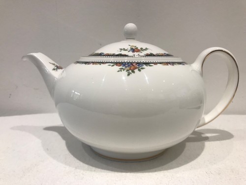 Wedgwood osborne teapot with - teapot,