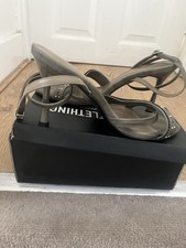 Pretty Little Things Shoes 7