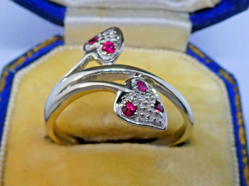 Very pretty ladies 9ct - very, hm