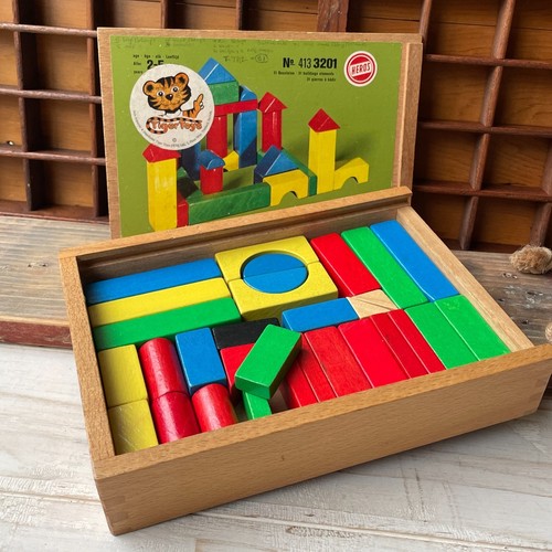 Vintage heros wooden - wooden, building