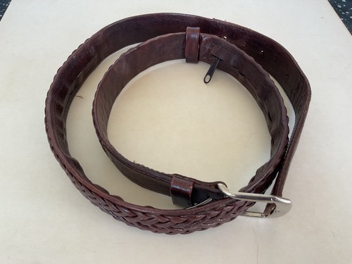 Leather belt with - , and