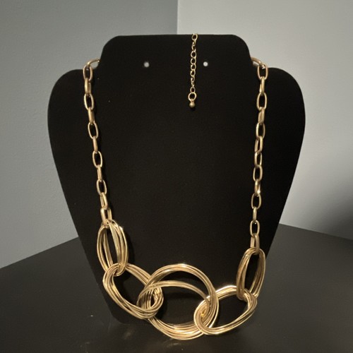 Gold tone oval link chunky - oval,