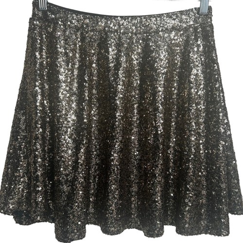 Sequined line party - party, in