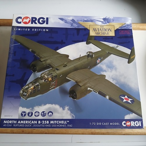 Corgi aa35312 b25b - 1/72,