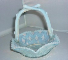 PRETTY VINTAGE HENRY GREENER WHITE PEARLINE GLASS SERVING SWEET BOWL DISH