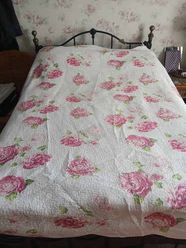 Shabby chic floral bedding bed - chic,