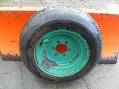 Implement trailer tractor - implement,