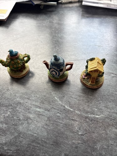 Tetley teapots and cottage - tetley, 1