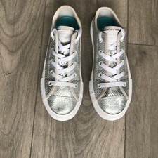 Teens Converse Allstar Low Top UK Size Junior 13.5 in Silver