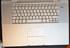 GENUINE APPLE MACBOOK PRO 17"