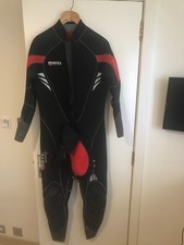 Unused , never worn - Mares Pioneer 5 , 5mm wetsuit with hood , Mens , Size M5