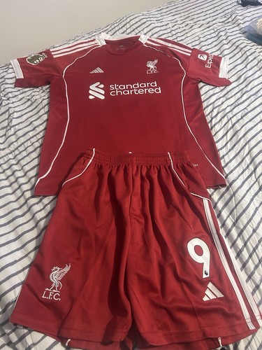 Liverpool football kit - kit, size