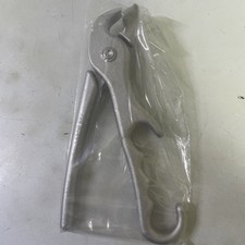 Ergonomic Pizza Pan Gripper