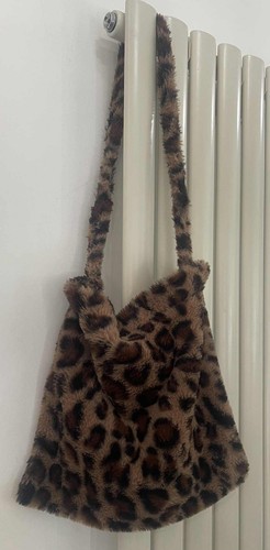 Fluffy unbranded leopard print - leopard,