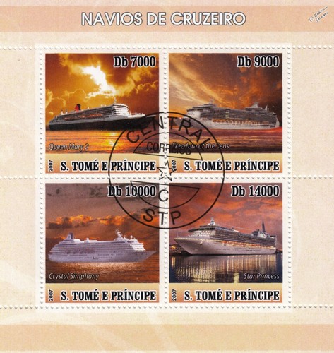 Cruise ships ocean - /,