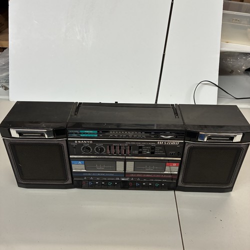 1980s sanyo w250 radio - 1980s,