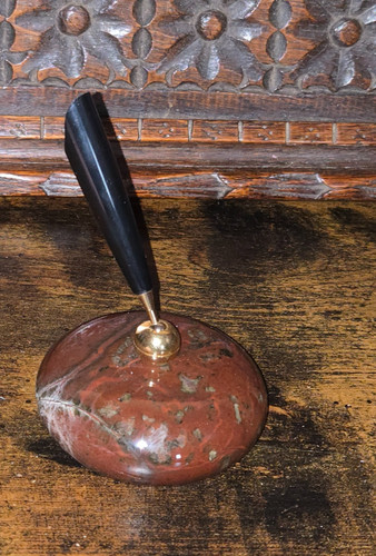 Vintage retro fountain pen - retro, or