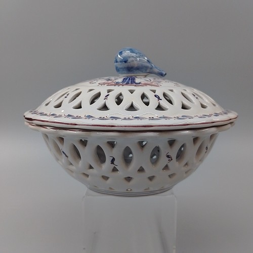 Ceramic dish with lid - with,