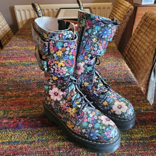 Marten wanderlust hole - wanderlust,