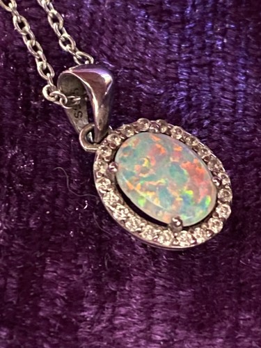 Beautiful opal pendant 11mm - 11mm, x