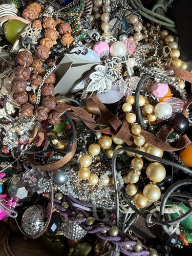 Unsorted costume jewellery - unsorted, job