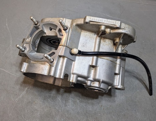 Kawasaki kx85 kx100 crankcase - kawasaki,