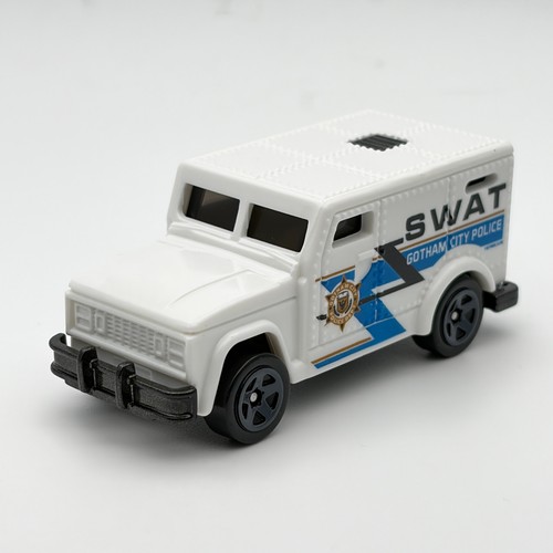 Hot wheels batman armored - hot,
