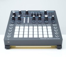 Novation Circuit Mono Station
