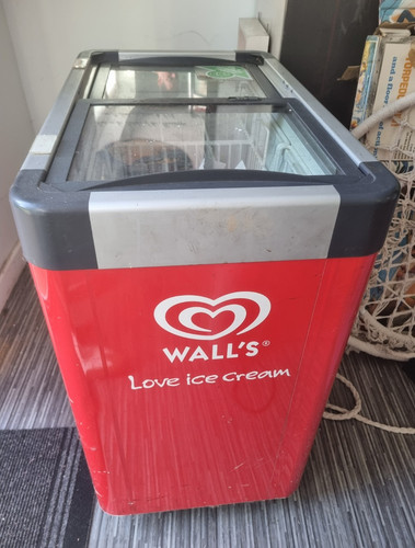 Wall ice cream chest - ice,