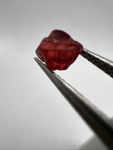 Beautiful unique red - unique, spinel