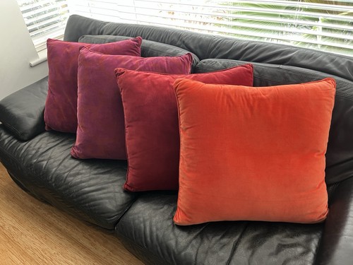 Large velvet cushions - 4,