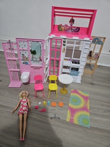 Barbie fold away - away, house