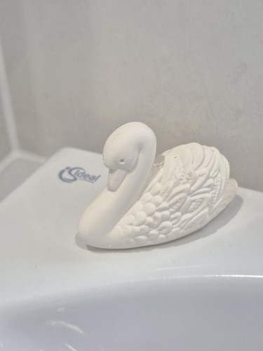 Vintage avon swan - avon, shaped