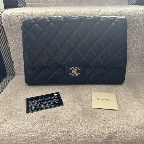 Chanel black lambskin envelope - black,