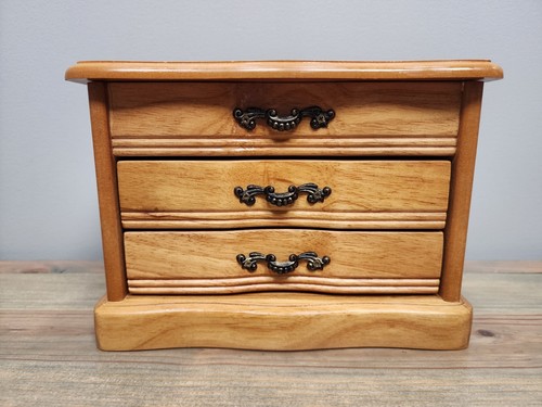 Vintage croft barrow wooden - &,