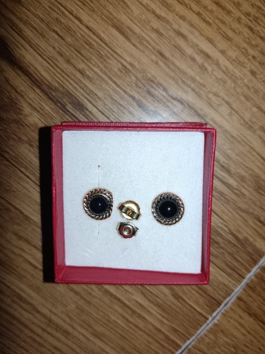 9ct gold earrings with whitby - 9ct,