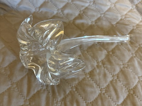 Lilly shaped single flower bud - lilly,