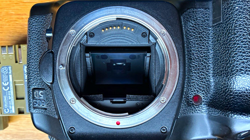 Canon eos digital slr - 5d,